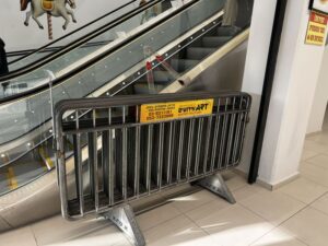 השכרת גדרות תיחום בטיחותיות ואסתטיות לקניונים ומוסדות בנתניה