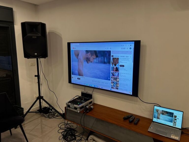 השכרת ערכת קריוקי ביתית מלאה - רמקול מוגבר וחיבור לטלוויזיה