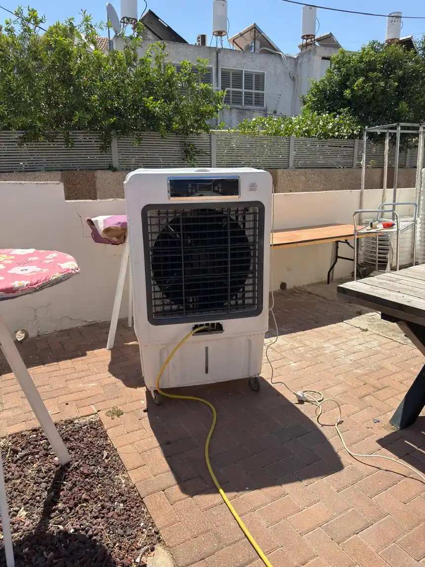 מצנן אוויר להשכרה בחצר פרטית ליד בריכה — קירור לאירוע ביתי | ARTM ארט אירועים