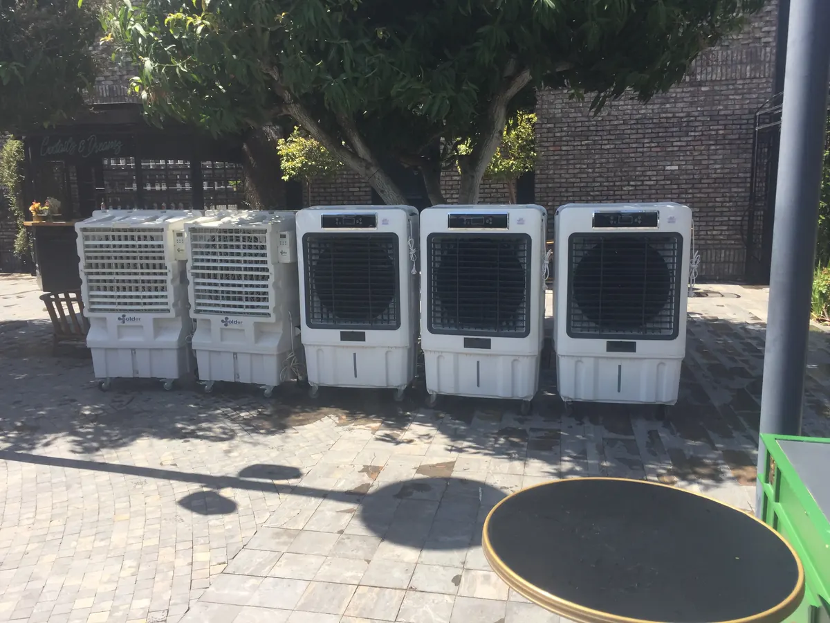 מלאי מצננים להשכרה ערוך לפריסה באירוע — כמויות גדולות של מצנני אוויר | ARTM ארט אירועים